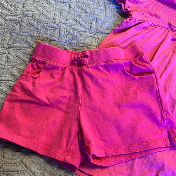 🟢 BUNDLE SALE 2 for $20 - GIRLS BUNDLE Dress and Shorts - Picture 2 of 8